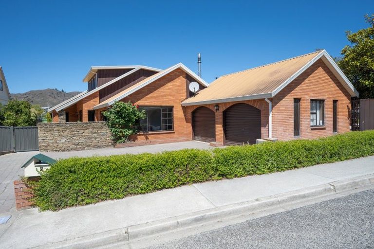 Photo of property in 5 Hart Place, Bridge Hill, Alexandra, 9320