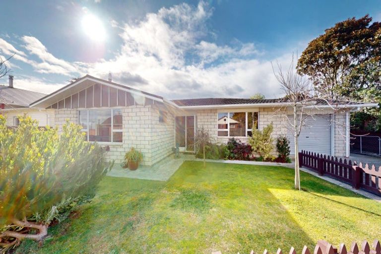 Photo of property in 1 Saint Annes Street, Levin, 5510
