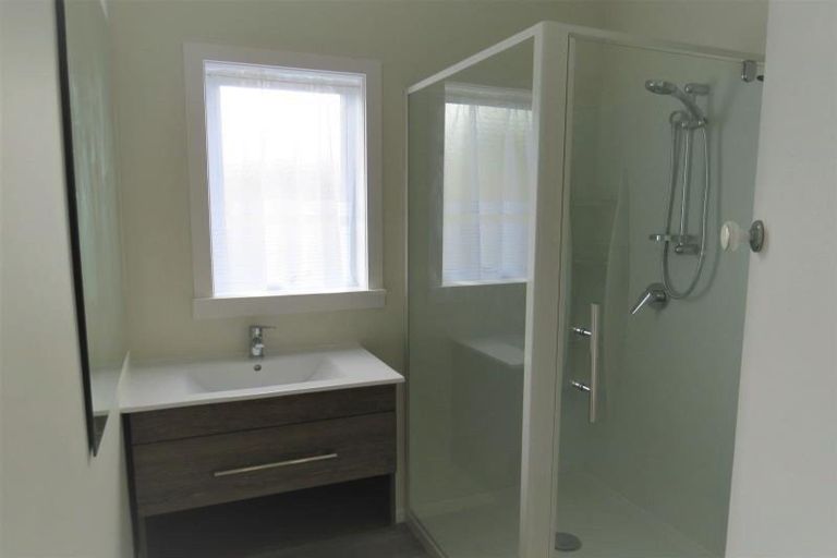 Photo of property in 26 Paritutu Road, Spotswood, New Plymouth, 4310