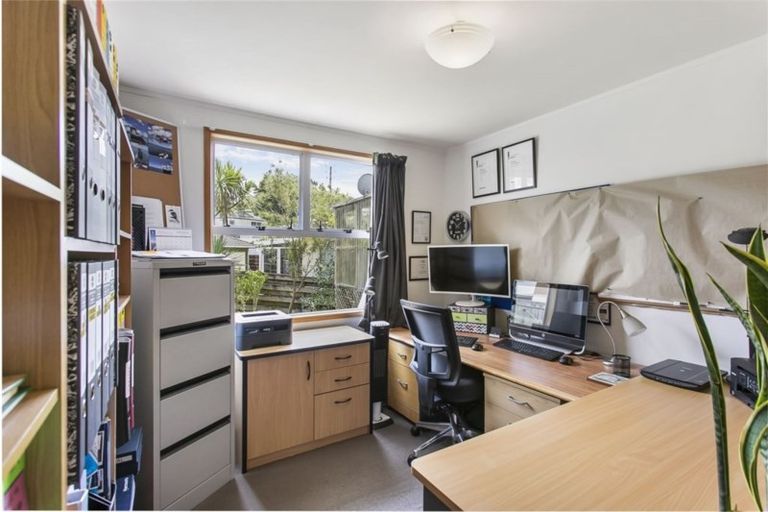 Photo of property in 1/1 Cushla Place, Massey, Auckland, 0614