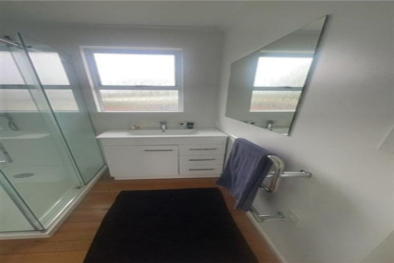 Photo of property in 13 Cooper Place, Papakura, 2110