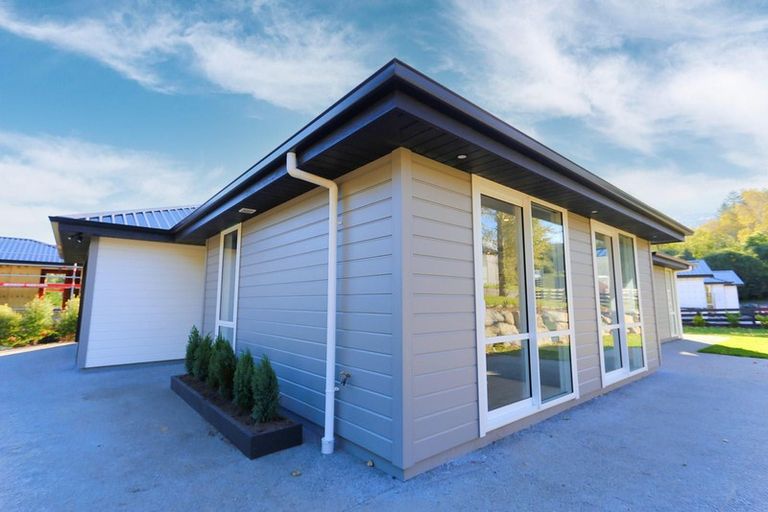 Photo of property in 16 Redwoods Lane, Helensburgh, Dunedin, 9010