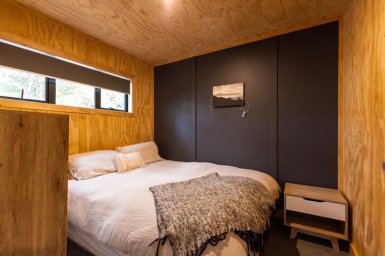 Photo of property in 18 Lochy Road, Fernhill, Queenstown, 9300