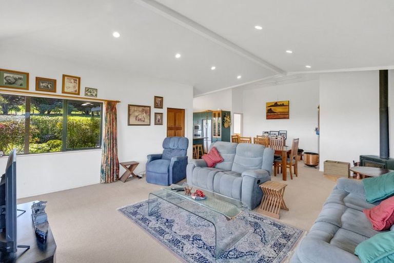 Photo of property in 13 Taipa View Road, Taipa, 0483