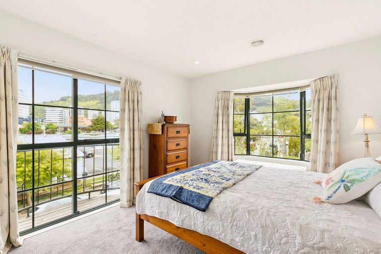 Photo of property in 16a Hobson Street, Thorndon, Wellington, 6011