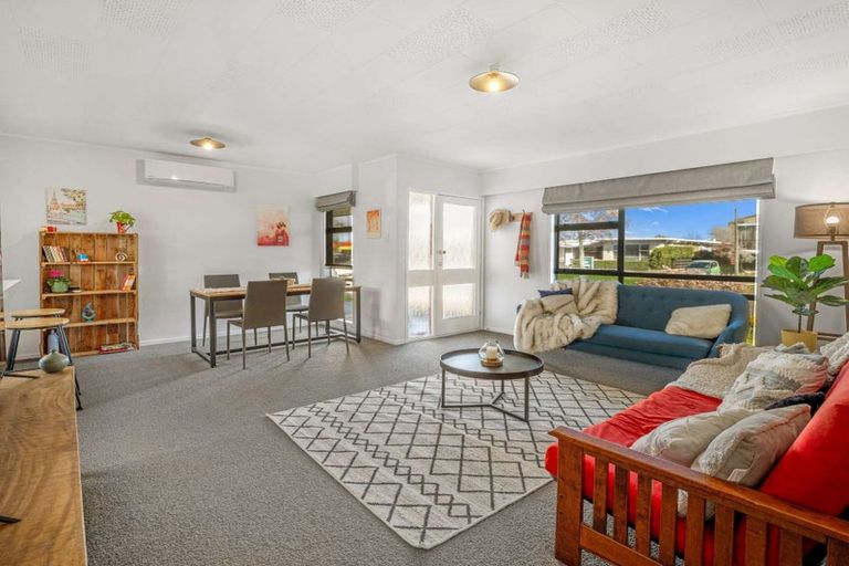 Photo of property in 1 Langley Avenue, Milson, Palmerston North, 4414