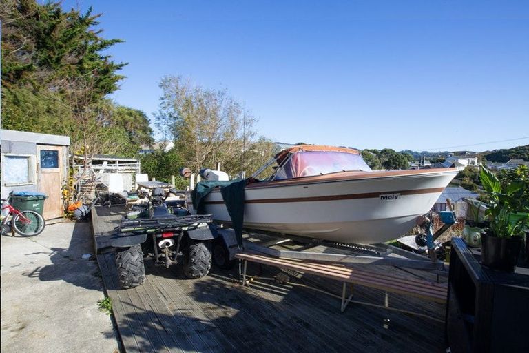 Photo of property in 10 Hereford Street, Cannons Creek, Porirua, 5024