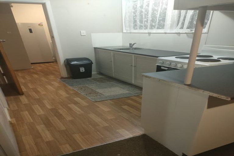 Photo of property in 6 Davidson Crescent, Hornby, Christchurch, 8042