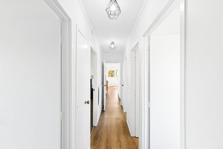 Photo of property in 45 Darren Crescent, Half Moon Bay, Auckland, 2012