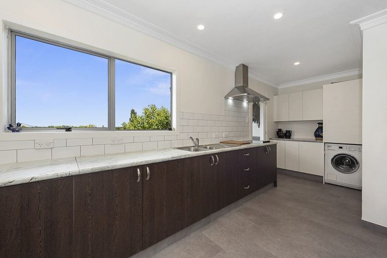 Photo of property in 55 Forest Lake Road, Forest Lake, Hamilton, 3200