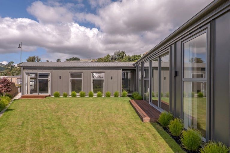Photo of property in 13 Barnfields Close, Halswell, Christchurch, 8025