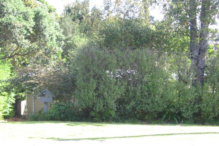 Photo of property in 6 Seaton Road, Murrays Bay, Auckland, 0630