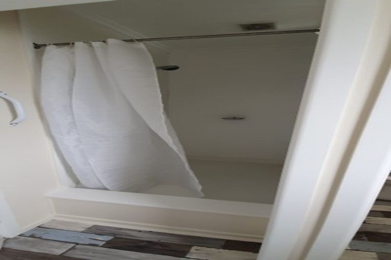 Photo of property in 48 Rangiora Street, Castlecliff, Whanganui, 4501