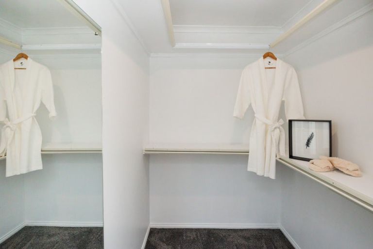 Photo of property in 69 Royal Oak Drive, Kelvin Grove, Palmerston North, 4414