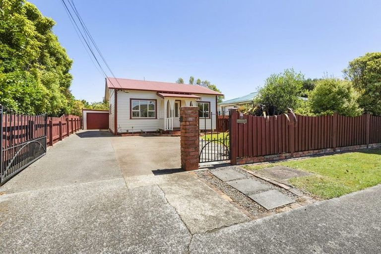 Photo of property in 27 Randwick Crescent, Moera, Lower Hutt, 5010