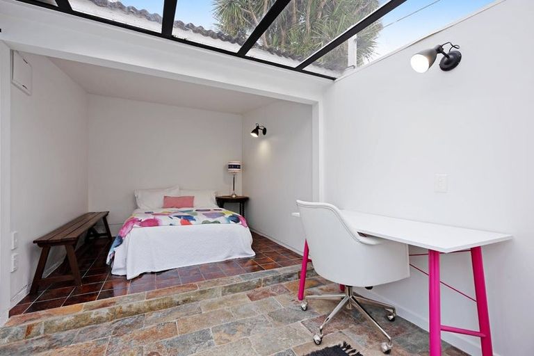 Photo of property in 72 Elizabeth Street, Mount Victoria, Wellington, 6011