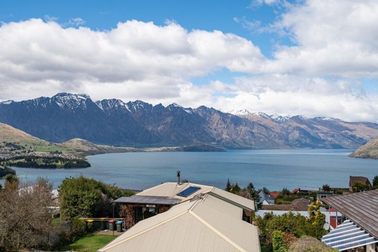 Photo of property in 36b Avalon Crescent, Fernhill, Queenstown, 9300