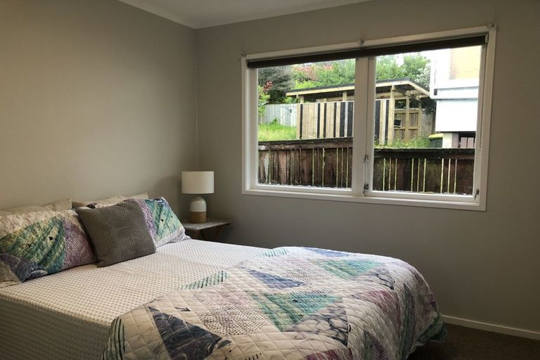 Photo of property in 15 Arlette Place, Massey, Auckland, 0614