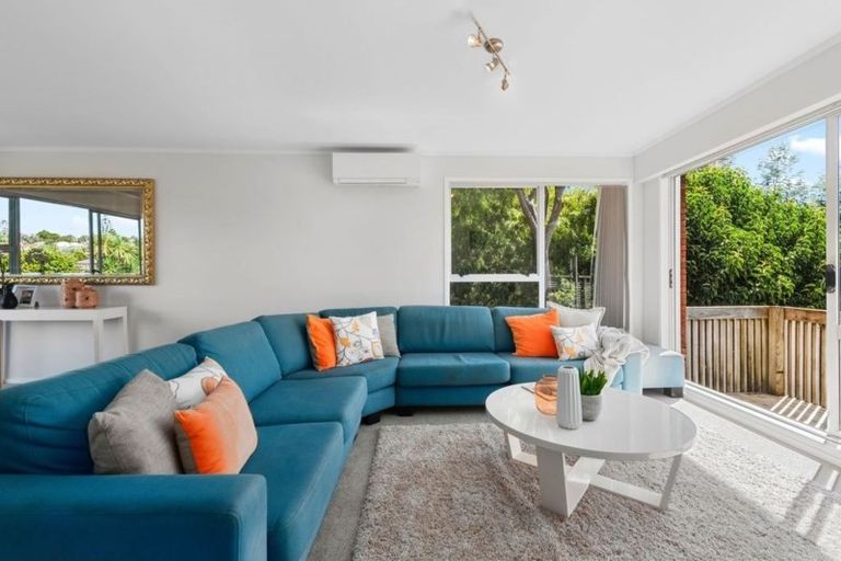 Photo of property in 1/3 Bronwyn Place, Torbay, Auckland, 0630