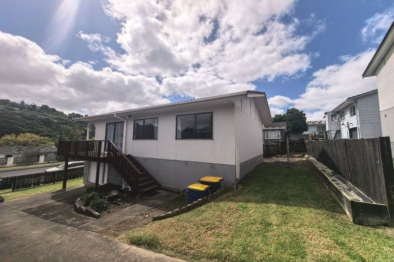 Photo of property in 1/125 Lynn Road, Bayview, Auckland, 0629