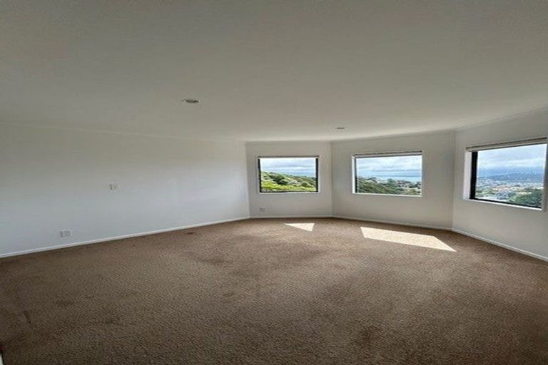 Photo of property in 99 Ashton Fitchett Drive, Brooklyn, Wellington, 6021