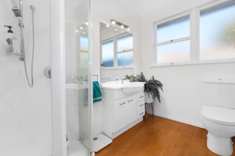 Photo of property in 22 Seaview Road, Otumoetai, Tauranga, 3110