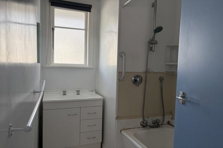 Photo of property in 5 Raleigh Street, Vogeltown, New Plymouth, 4310