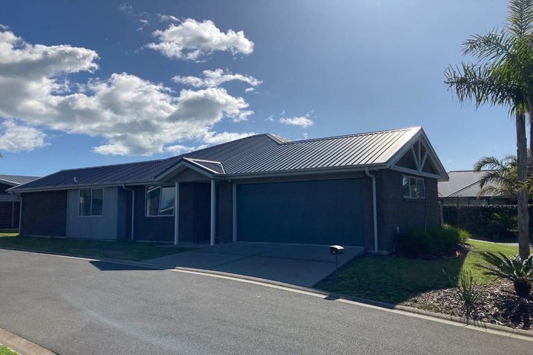 Photo of property in 2 Pikao Retreat, Papamoa Beach, Papamoa, 3118