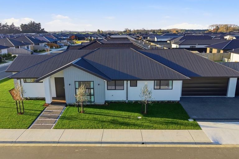 Photo of property in 34 Stackwood Avenue, Woodend, 7610