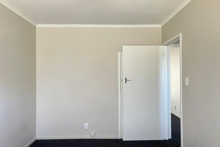 Photo of property in 1/115 Mcleod Road, Te Atatu South, Auckland, 0610