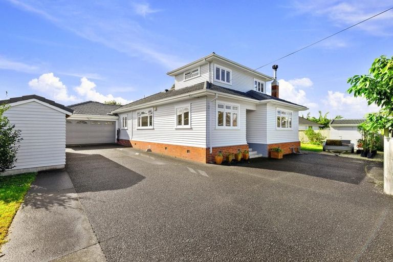 Photo of property in 47 Taikata Road, Te Atatu Peninsula, Auckland, 0610