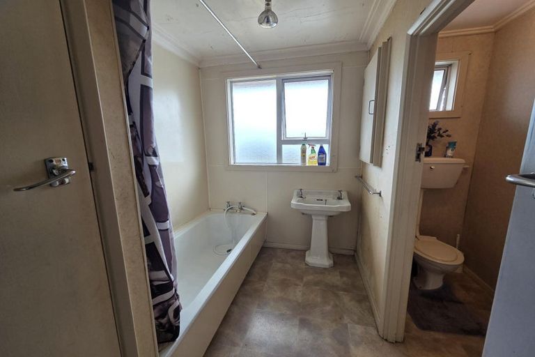 Photo of property in 221 Clyde Street, Balclutha, 9230