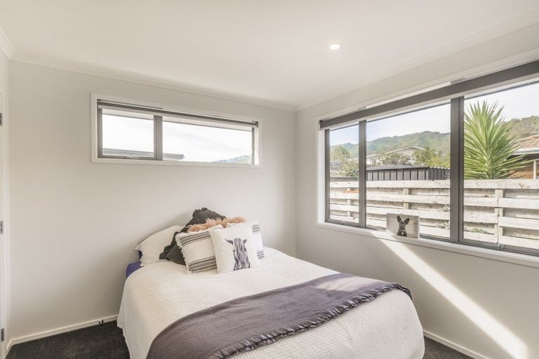 Photo of property in 27a Oriwa Street, Waikanae, 5036