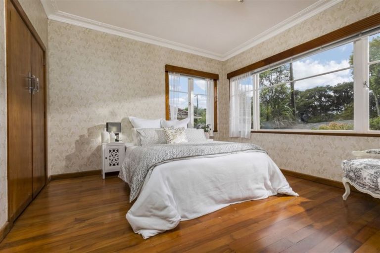 Photo of property in 207 Titirangi Road, Titirangi, Auckland, 0604