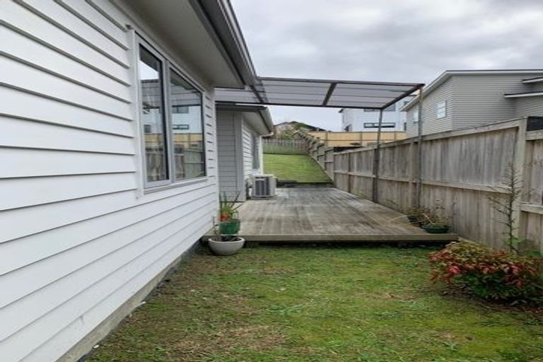 Photo of property in 3 Tuangi Street, Long Bay, Auckland, 0630