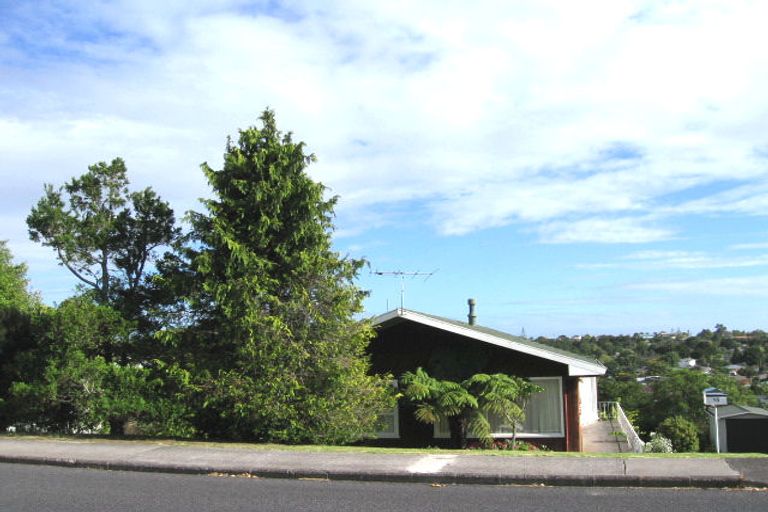 Photo of property in 15 Alton Avenue, Hillcrest, Auckland, 0627