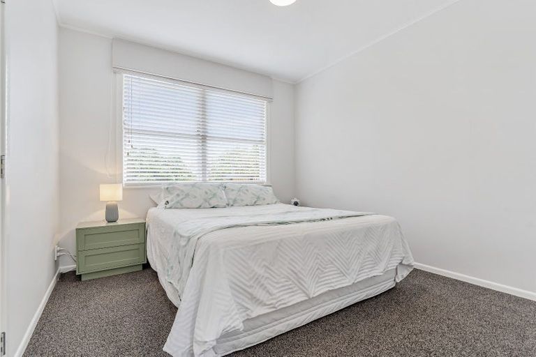 Photo of property in 22 Robbies Road, Shelly Park, Auckland, 2014