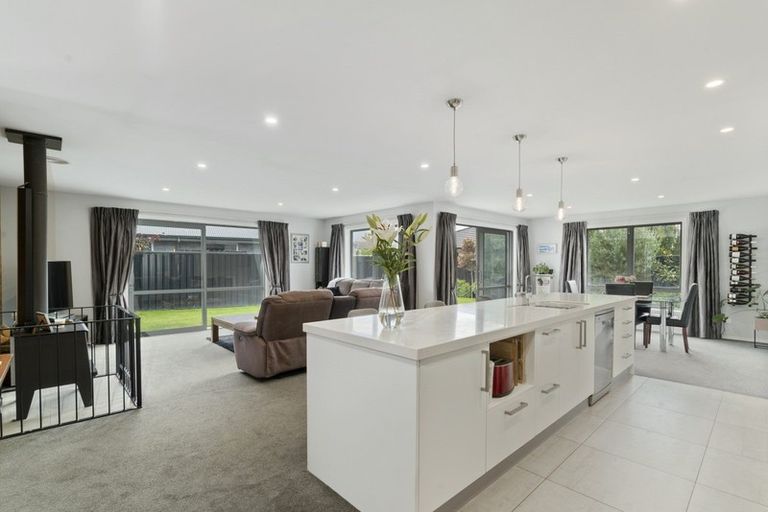 Photo of property in 14 Magnetic Place, Cromwell, 9310