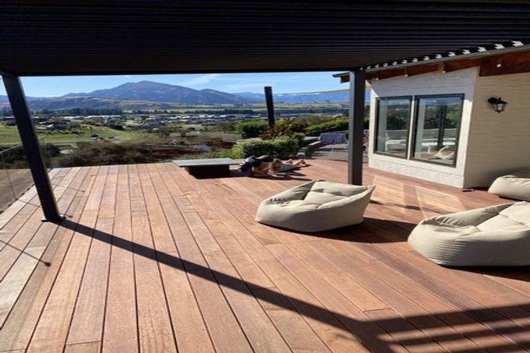 Photo of property in 8 Astral Rise, Wanaka, 9305