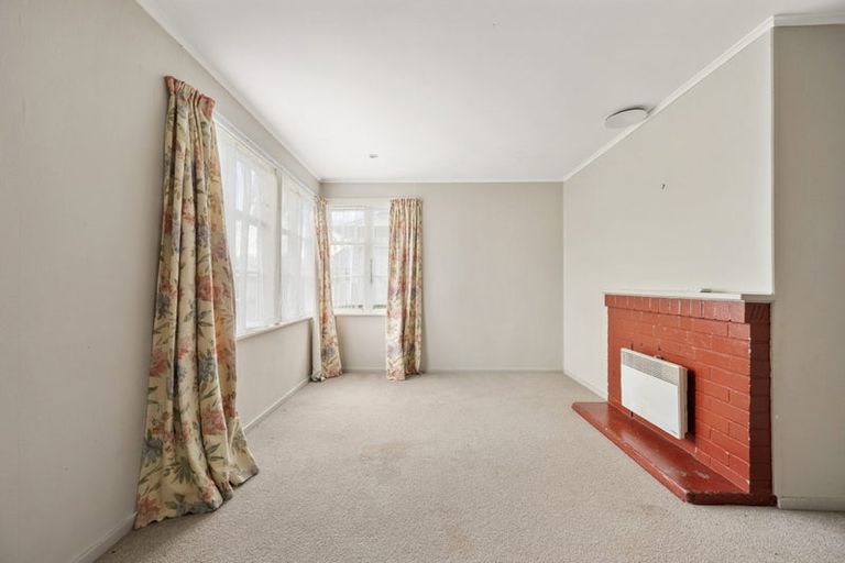 Photo of property in 1 Wood Grove, Naenae, Lower Hutt, 5011