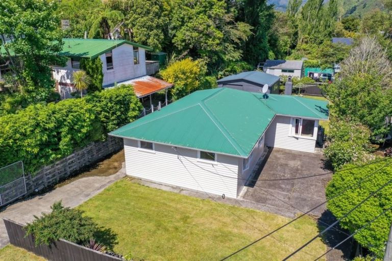 Photo of property in 5 Whangakoko Grove, Birchville, Upper Hutt, 5018