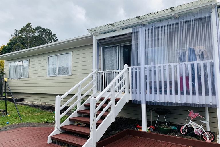 Photo of property in 1/2 Netherlands Avenue, Kelston, Auckland, 0602