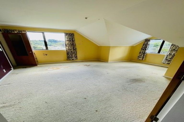 Photo of property in 3 Hastings Grove, Wainuiomata, Lower Hutt, 5014