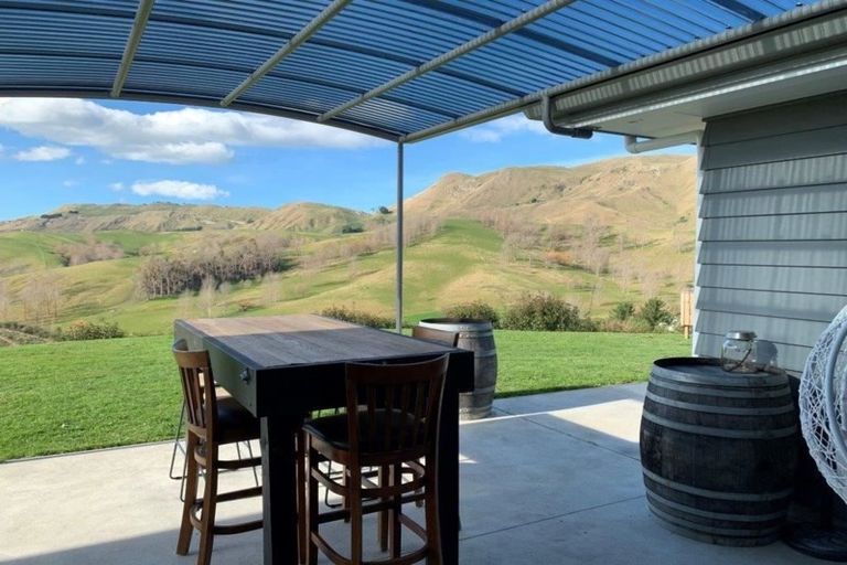 Photo of property in 1050 Kahuranaki Road, Kahuranaki, Havelock North, 4295