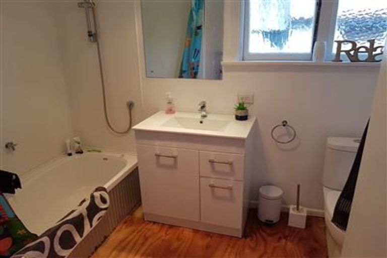 Photo of property in 30 Holton Road, Amberley, 7481