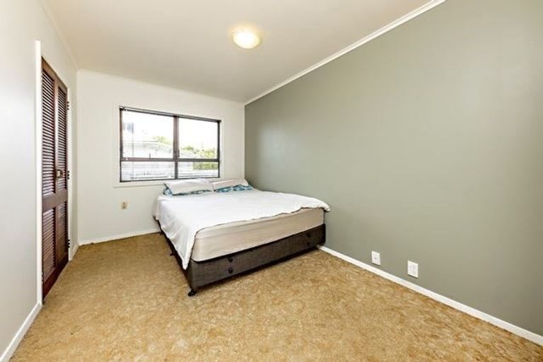 Photo of property in 30 Sutton Crescent, Papakura, 2110