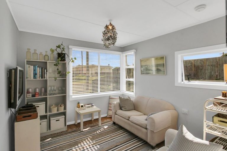 Photo of property in 110 Park Avenue, Waitarere Beach, Levin, 5510