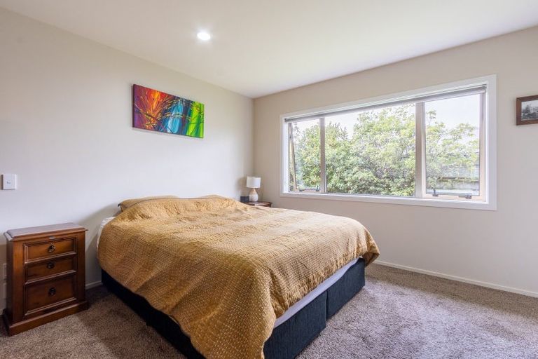 Photo of property in 28 Simpson Crescent, Raumati Beach, Paraparaumu, 5032