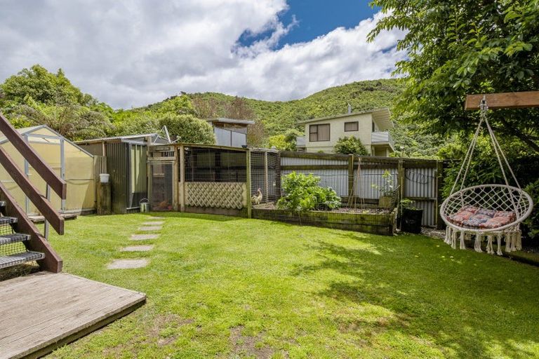 Photo of property in 14 Beach Road, Waikawa, Picton, 7220