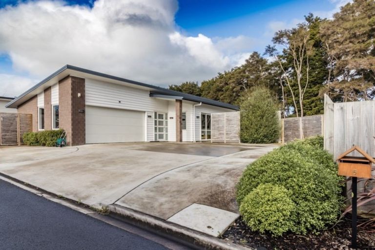 Photo of property in 6 Allendale Place, Morrinsville, 3300